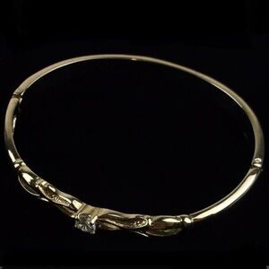 Vintage White Stone Elegant Bracelet